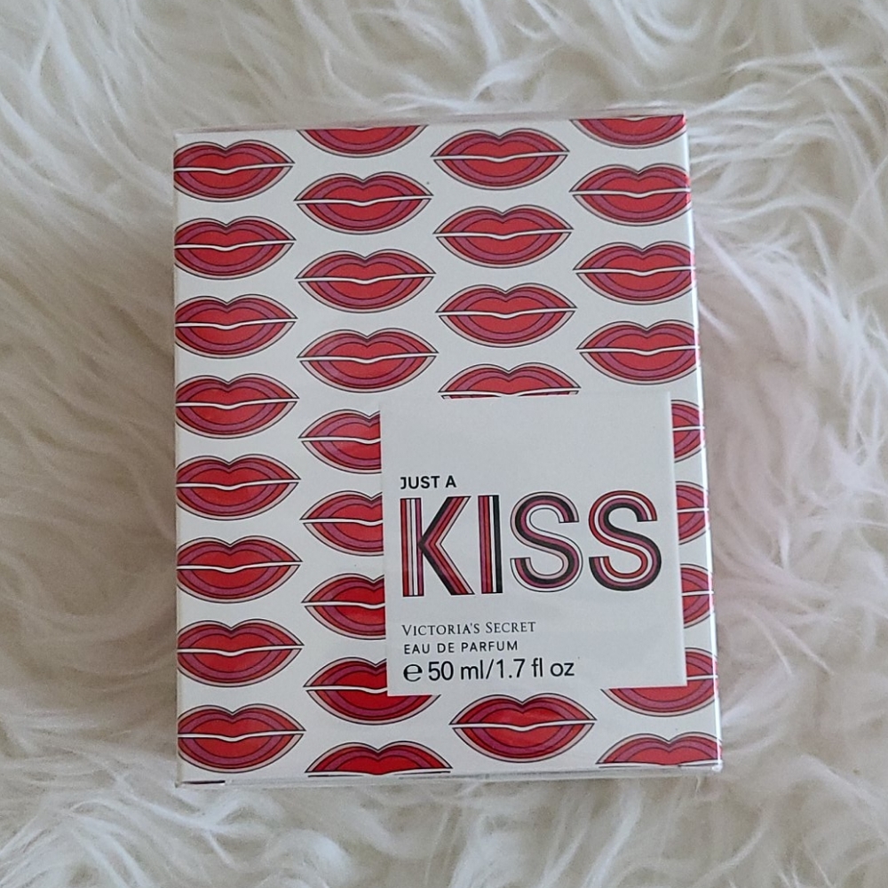 Victoria's Secret Just a kiss